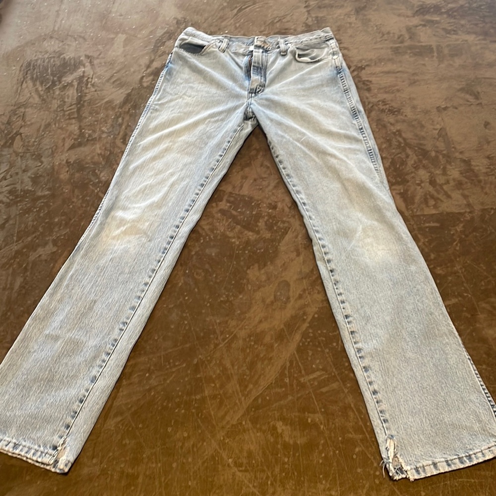 Wrangler Silver Edition (30x34)